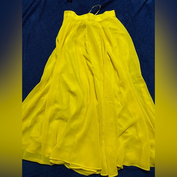 Yellow maxi skirt - Picture 1 of 2